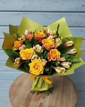 Букет цветов из:  Альстромерии и Розы в Лесорогске