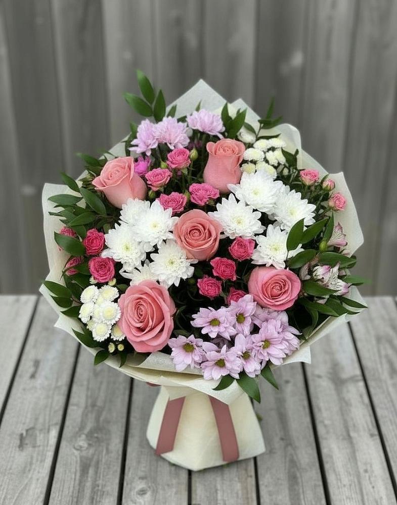 Букет цветов из: Альстромерии, Гвоздики, Розы и Хризантемы в Лесорогске