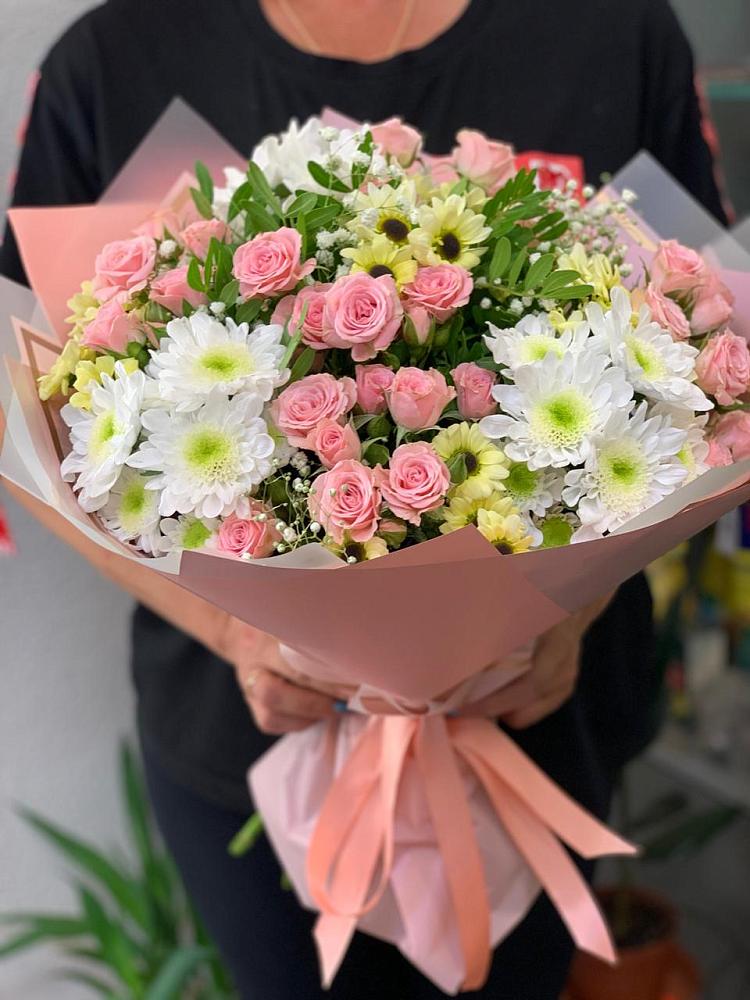 Букет цветов из: Розы и Хризантемы в Лесорогске