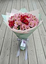 Букет цветов из:  Альстромерии #REPLACE_PRED# Лесорогске