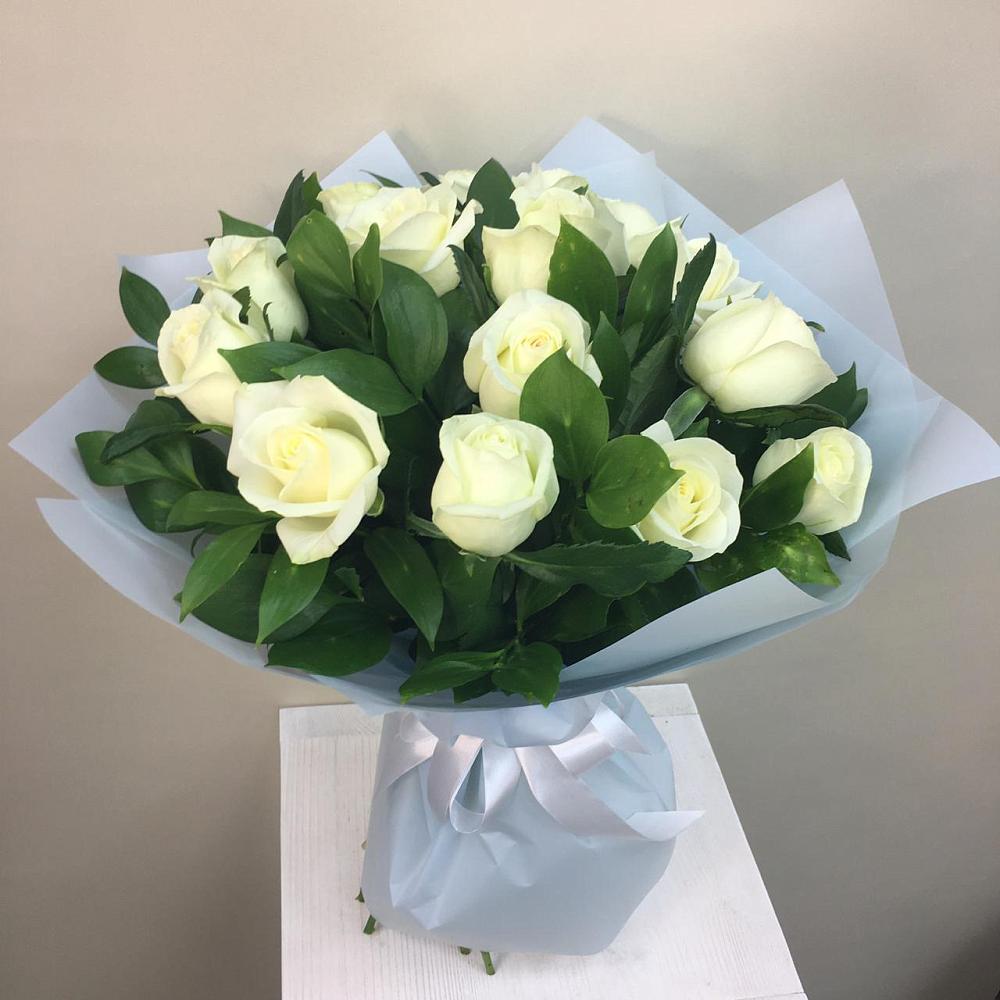 Букет 15 Белых роз Проуд в Лесорогске