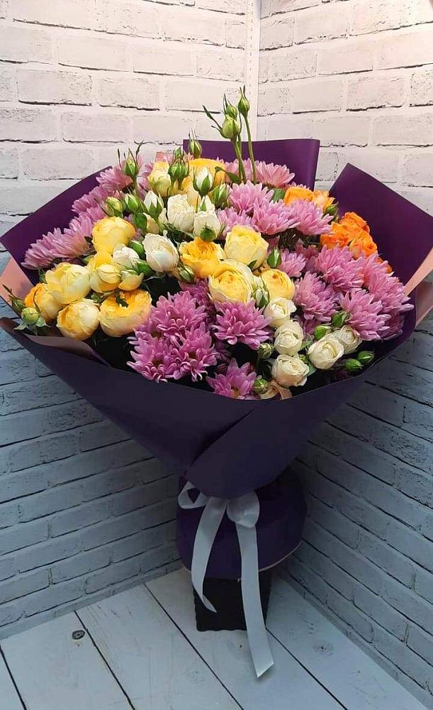 Букет цветов из: Хризантемы и Розы в Лесорогске