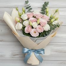 Букет цветов из:  Лизиантусы в Лесорогске