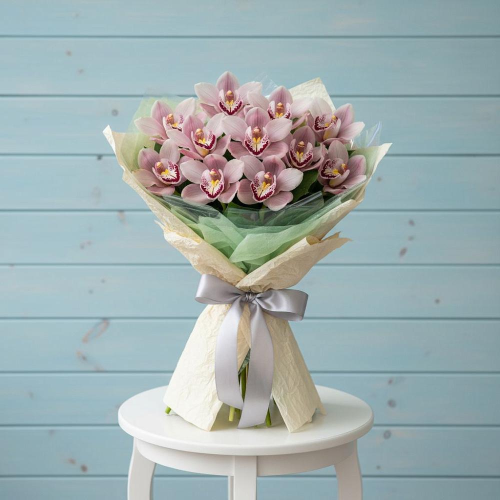 Букет цветов из: Орхидеи и Розы в Лесорогске