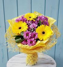 Букет цветов из:  Хризантемы и Герберы #REPLACE_PRED# Лесорогске