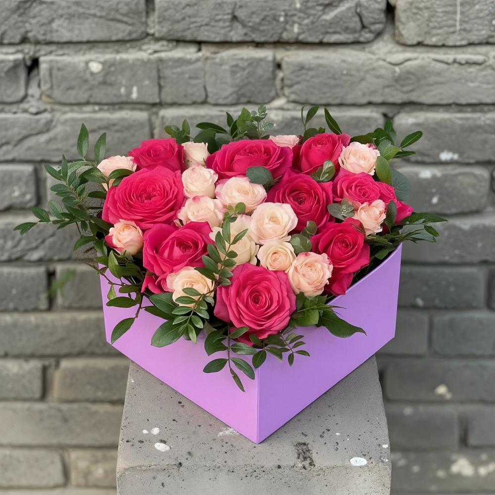 Цветочная композиция из Розы в коробке в Лесорогске