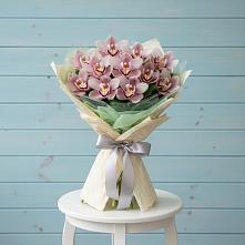 Букет цветов из:  Орхидеи и Розы в Лесорогске