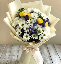 Букет цветов из:  Ирисы, Хризантемы и Розы #REPLACE_PRED# Лесорогске