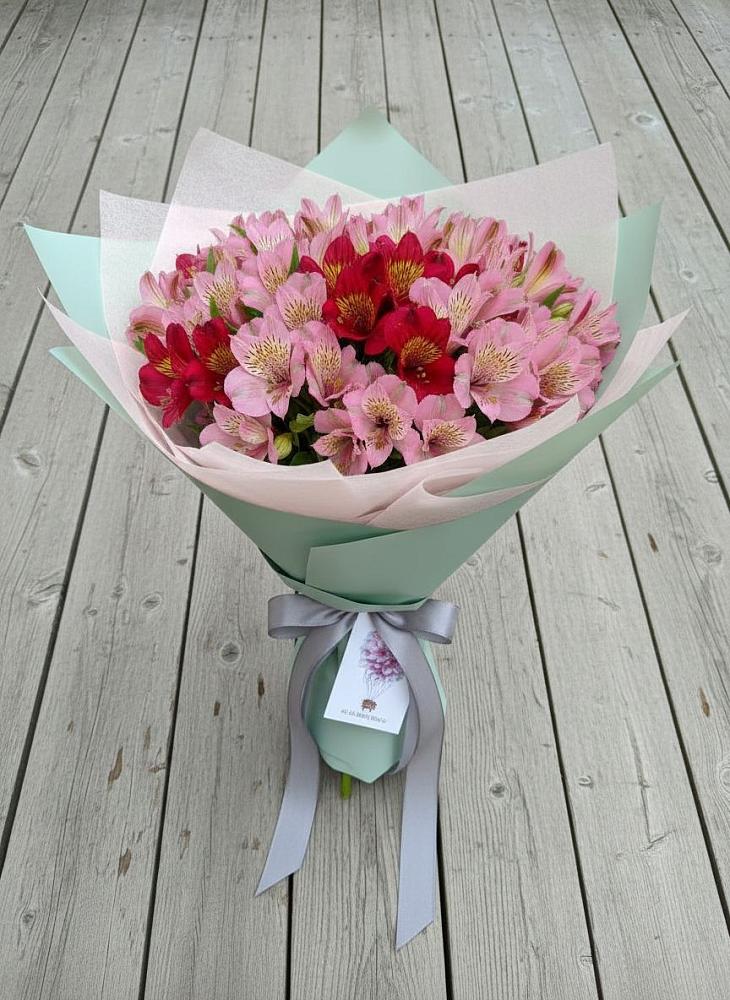 Букет цветов из: Альстромерии в Лесорогске