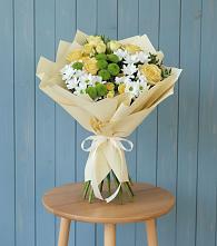 Букет цветов из:  Хризантемы и Розы в Лесорогске