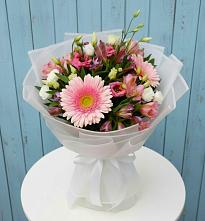 Букет цветов из:  Герберы, Альстромерии и Лизиантусы в Лесорогске