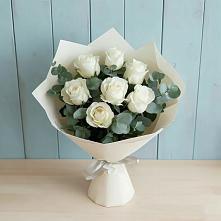 Букет Белые розы в Эвкалипте в Лесорогске